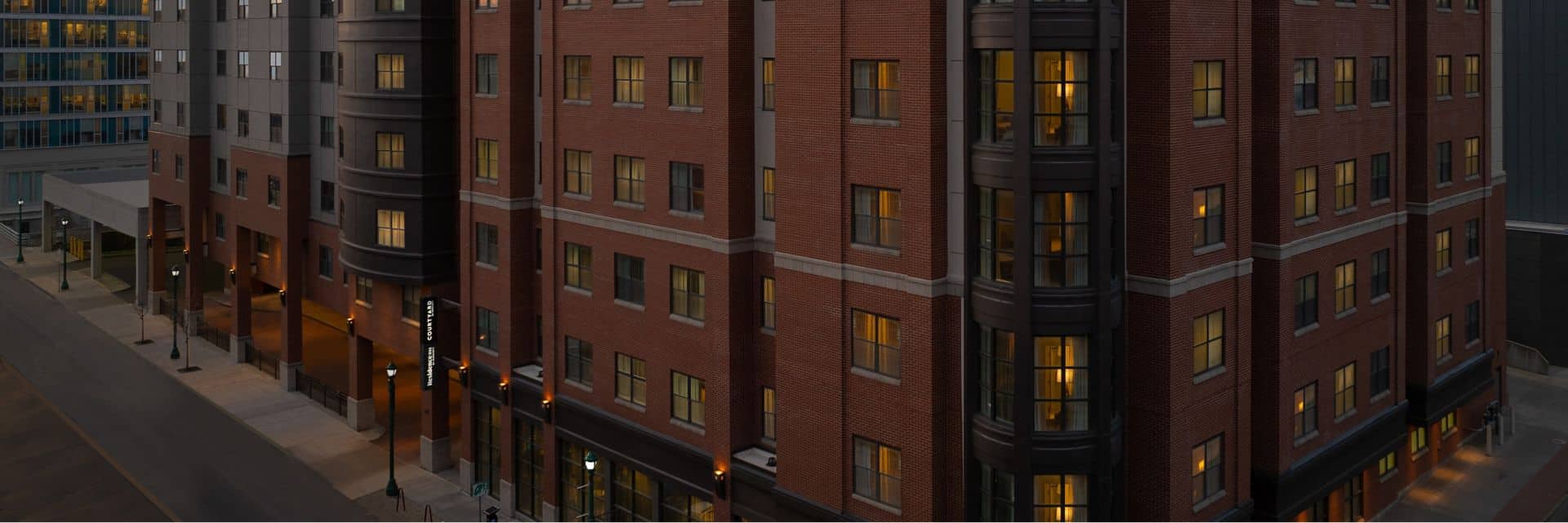 Courtyard by Marriott Syracuse Downtown at Armory Square