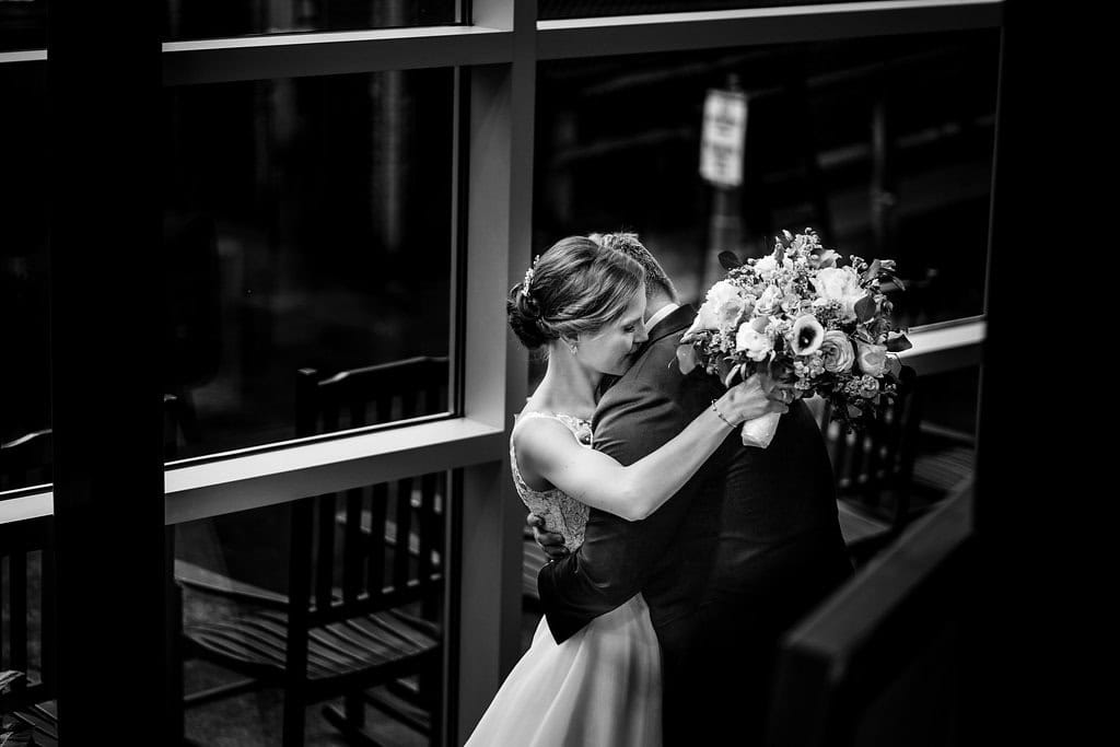 http://janelleshootsphotos.com